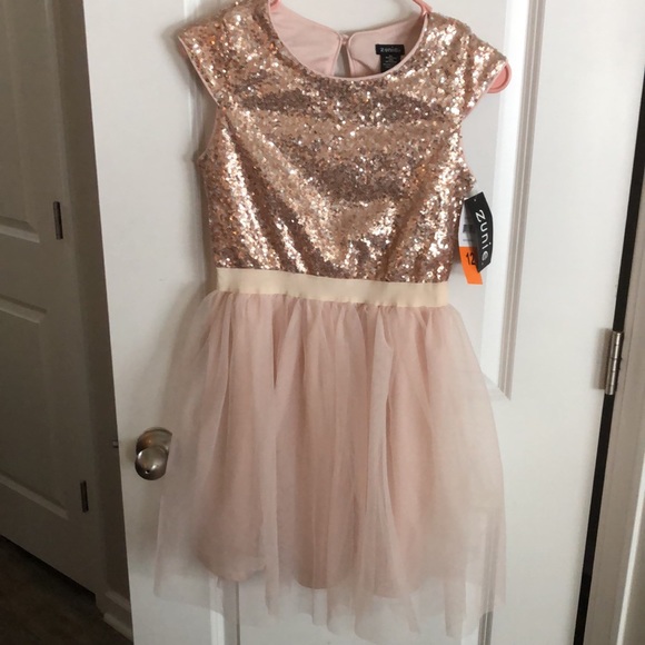 Zunie - Picture 5 of 5